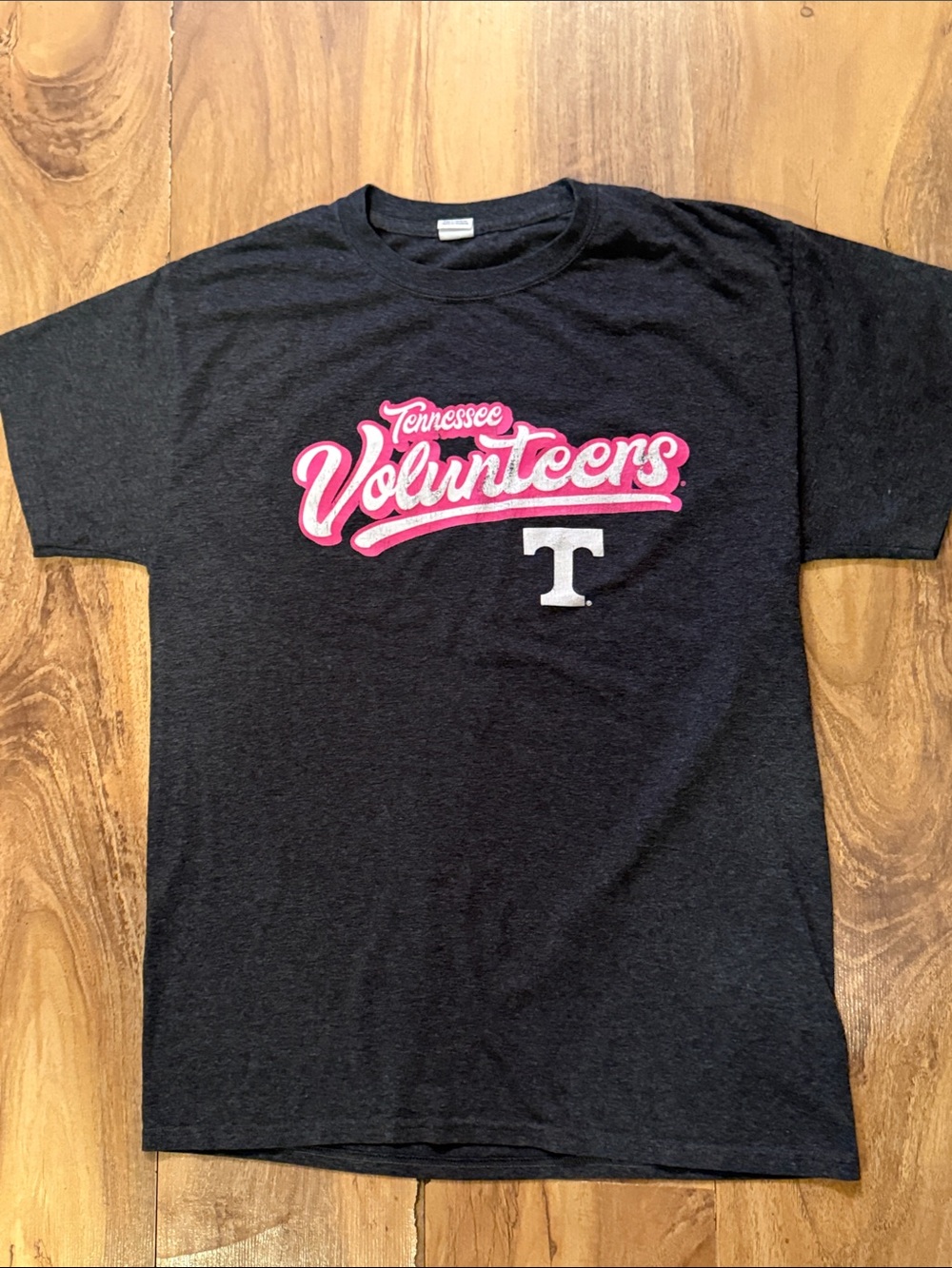 💚Ladies Black Tennessee Volunteers Tee with Pink & White Logo